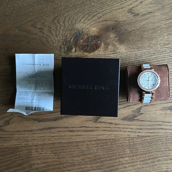 Brand New Women’s Michael Kors watch - Picture 2 of 3